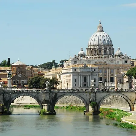 Saint Peter Amazing רומא